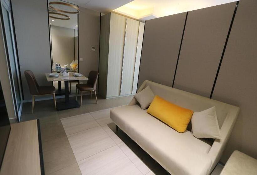 חדר דלוקס, The Penthouse Residence