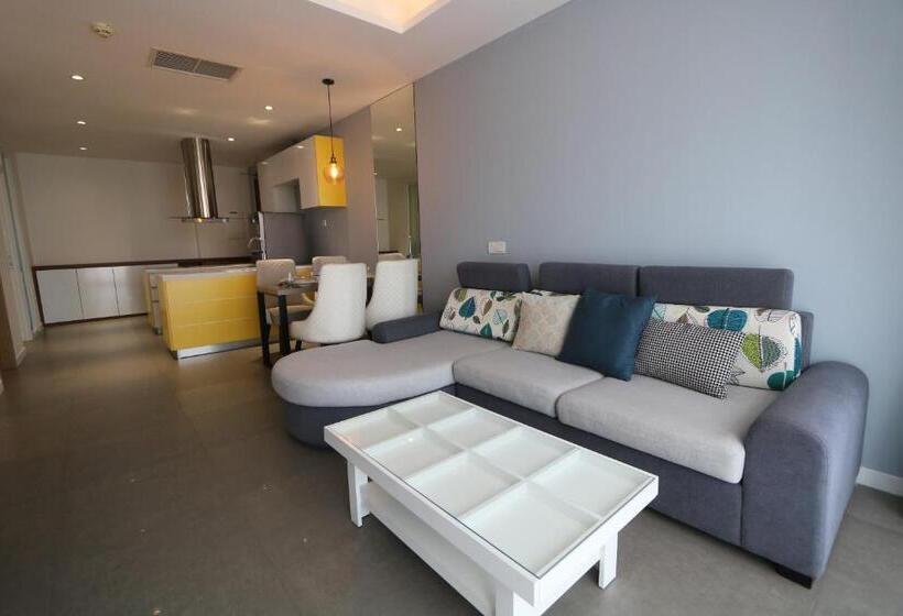 חדר סופריור לשלושה, The Penthouse Residence