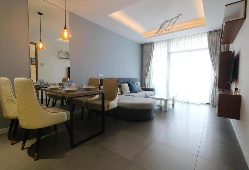 חדר סופריור לשלושה, The Penthouse Residence