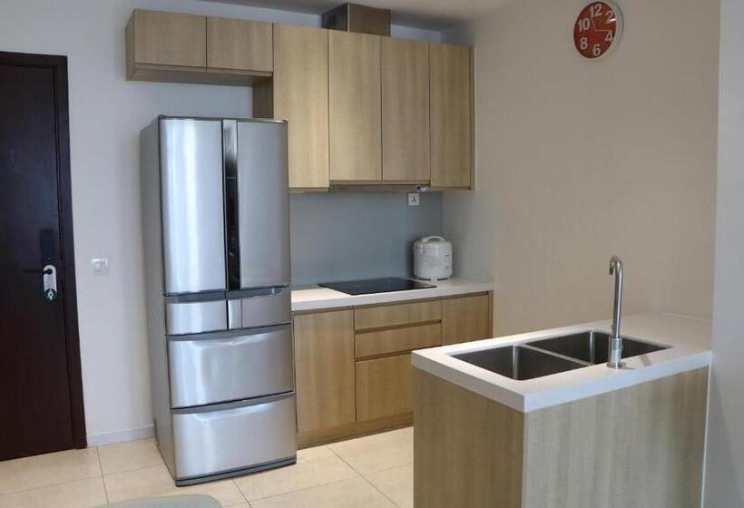 חדר משפחתי דלוקס, The Penthouse Residence