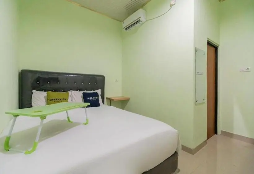 Superior-huone, Urbanview Hotel Lumendiva 2 Palembang By Reddoorz