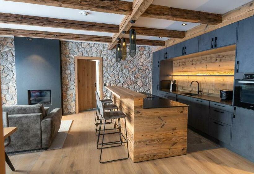 带1个卧室的带阳台的公寓, Natursinn Mountainchalets