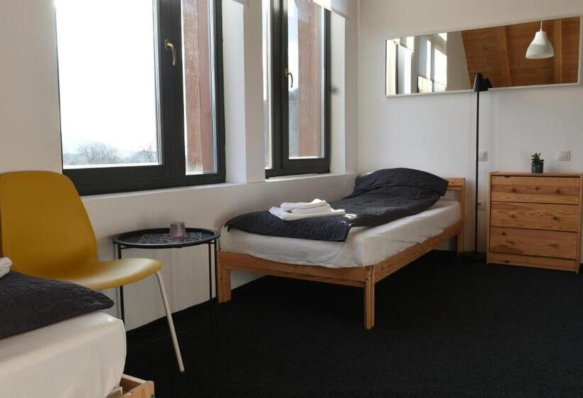 트리플 스탠다드 전망룸, Aster Panzió