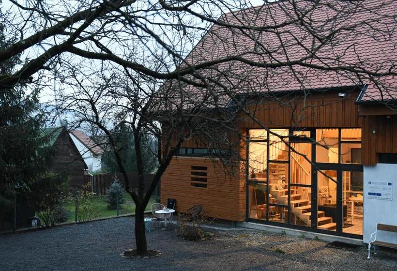 침실 1개 주택, Aster Panzió