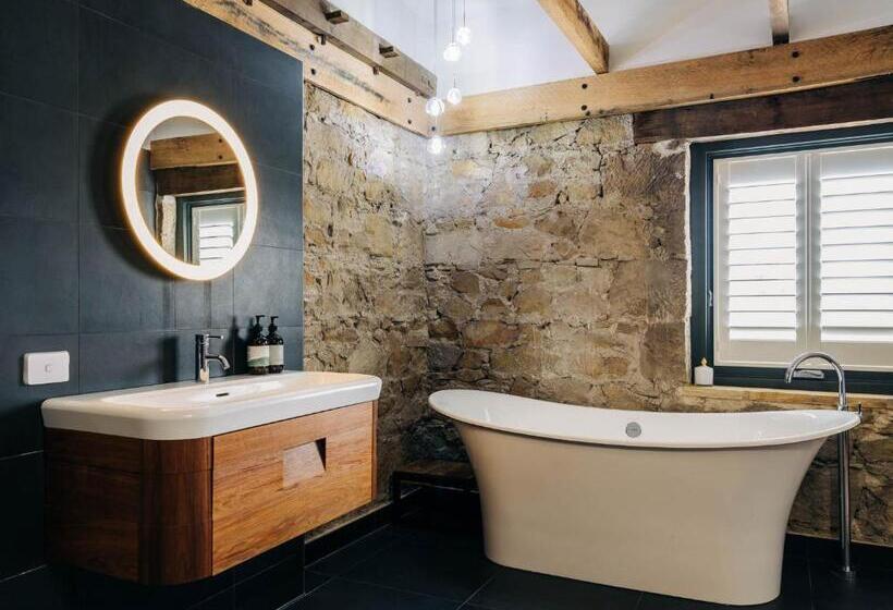 חדר סופריור נוף לגינה, Triabunna Barracks