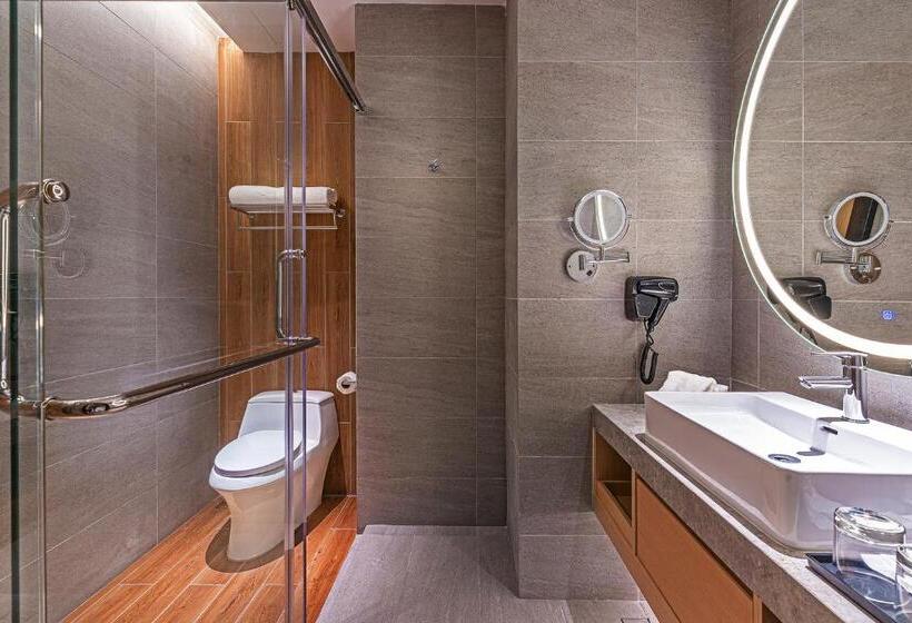 Номер Deluxe Кровать Кинг, M World