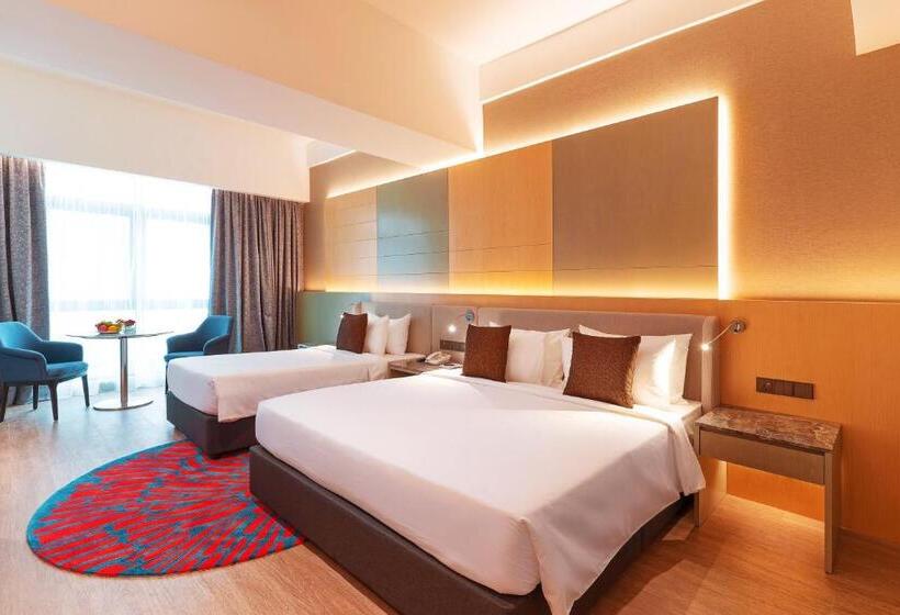 غرفة ديلوكس ثلاثية, M World