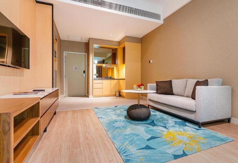 جناح إدارى, M World