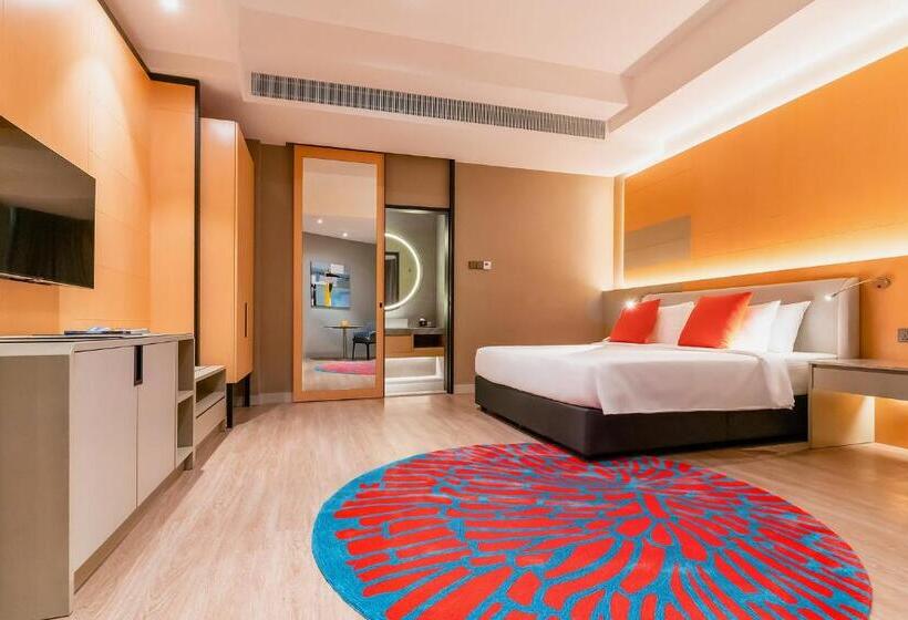 جناح إدارى, M World