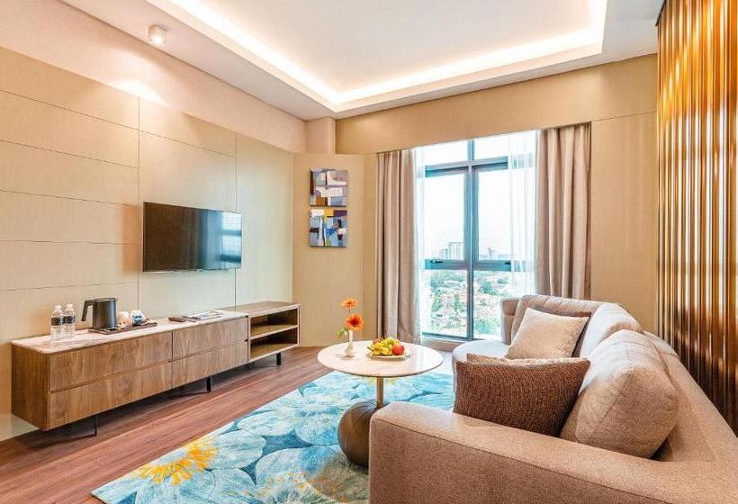 إستوديو قياسى, M World