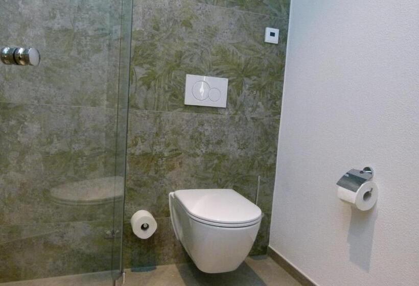 Номер Стандарт, Grüne Elster