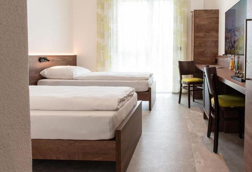 Номер Стандарт, Grüne Elster