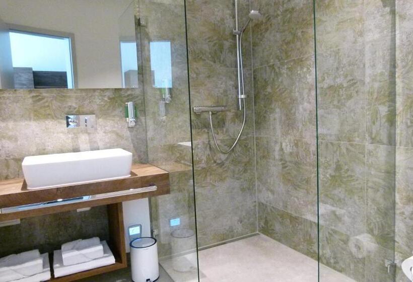 Номер Deluxe, Grüne Elster