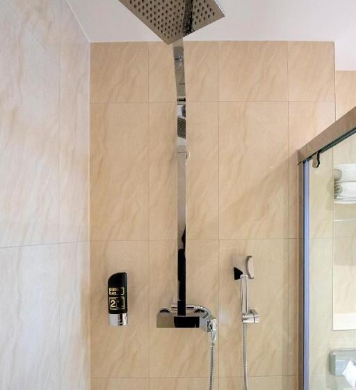 اتاق اکونومی, Palast