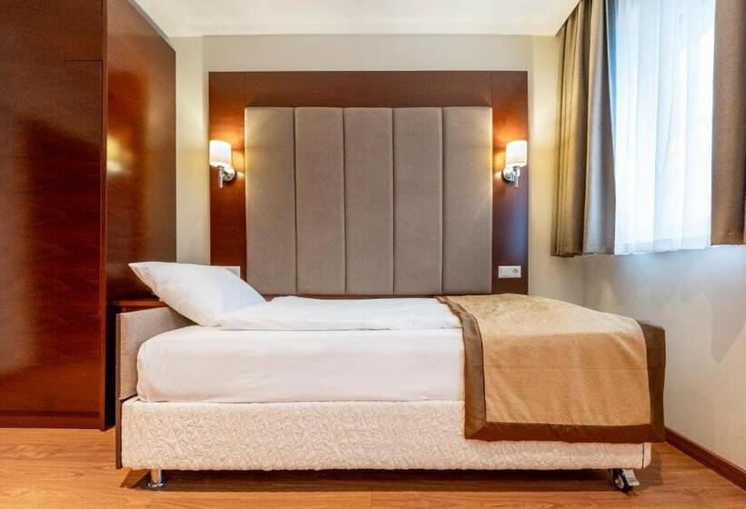 اتاق استاندارد یک نفره, Palast