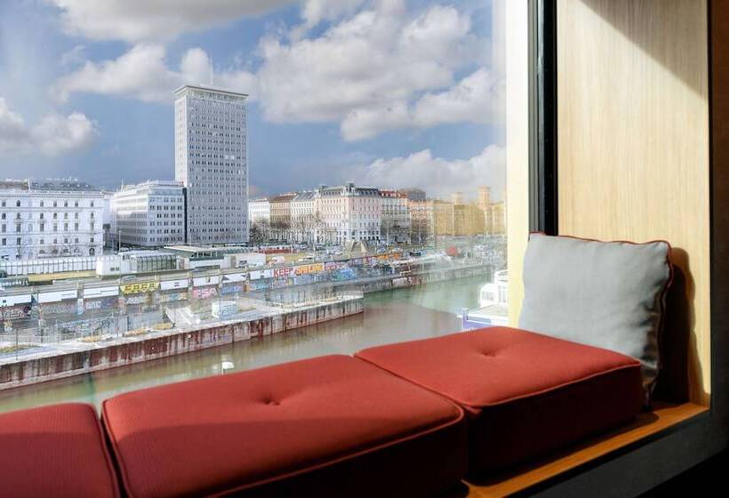 Juniorsviitti, Radisson Red Hotel, Vienna