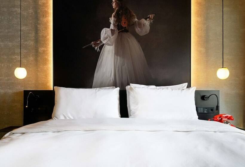 Perhehuone, Radisson Red Hotel, Vienna