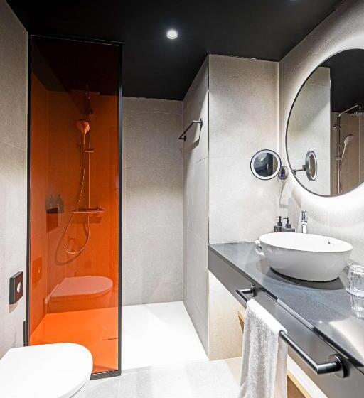 Standard Yhden Hengen Huone, Radisson Red Hotel, Vienna