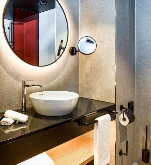 Perhehuone, Radisson Red Hotel, Vienna