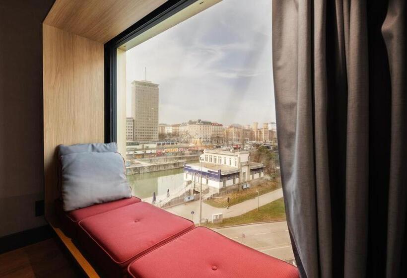 带城市景观的标准间, Radisson Red Hotel, Vienna
