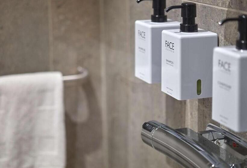 Стандартный Номер Кровать Кинг, Scandic Orebro Central