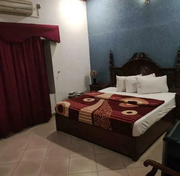 اتاق لوکس, Shelton Palace