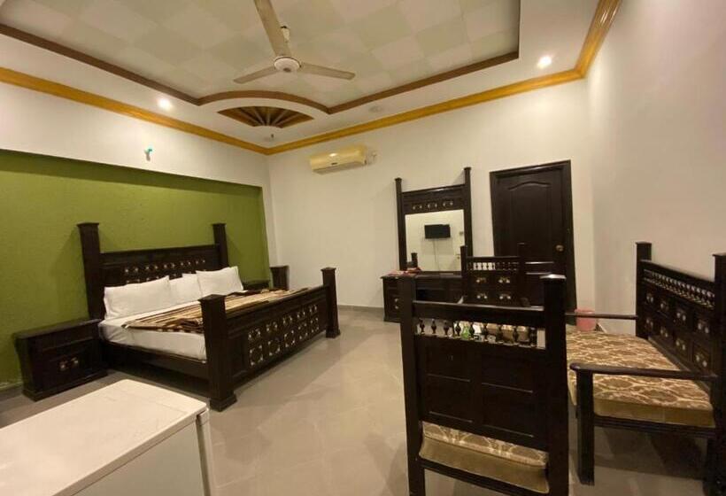 디럭스 패밀리 룸, Shelton Palace