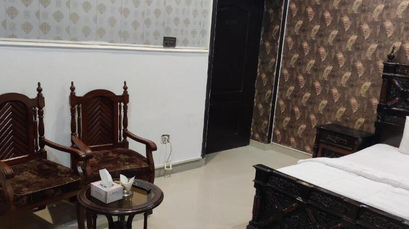 디럭스 룸, Shelton Palace