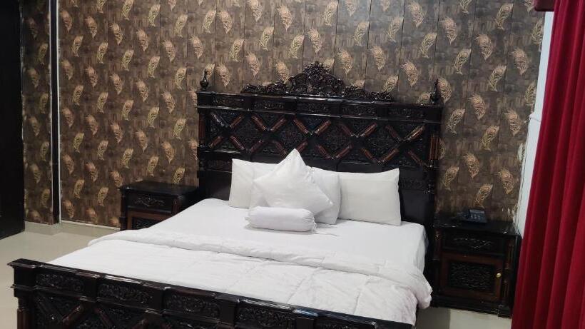 디럭스 룸, Shelton Palace