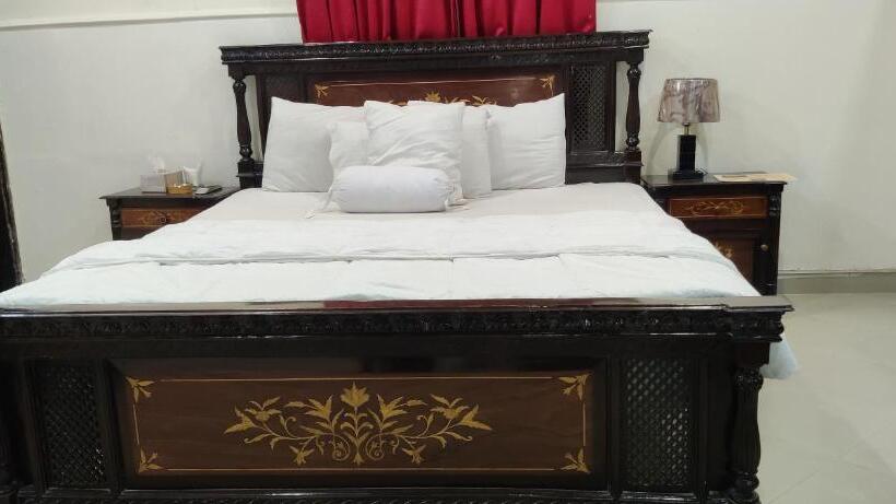 디럭스 룸, Shelton Palace