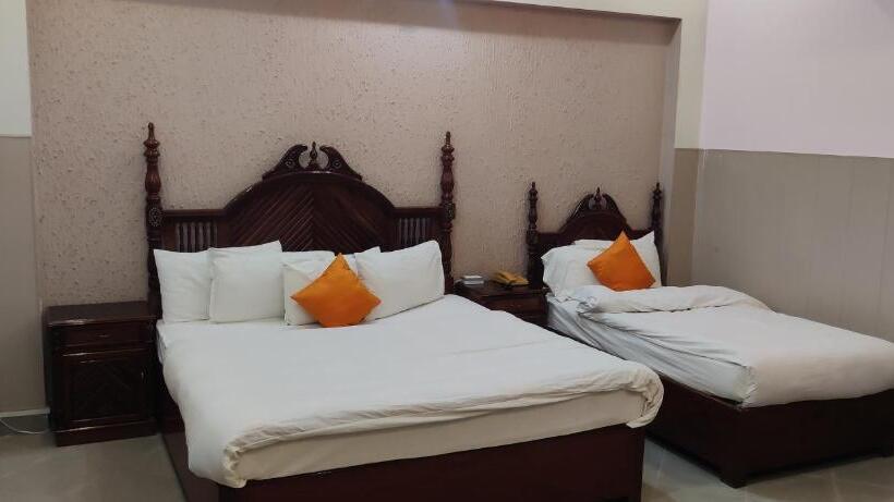 디럭스 패밀리 룸, Shelton Palace