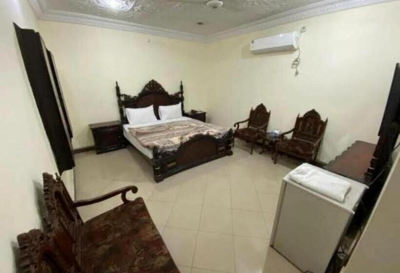 디럭스 패밀리 룸, Shelton Palace