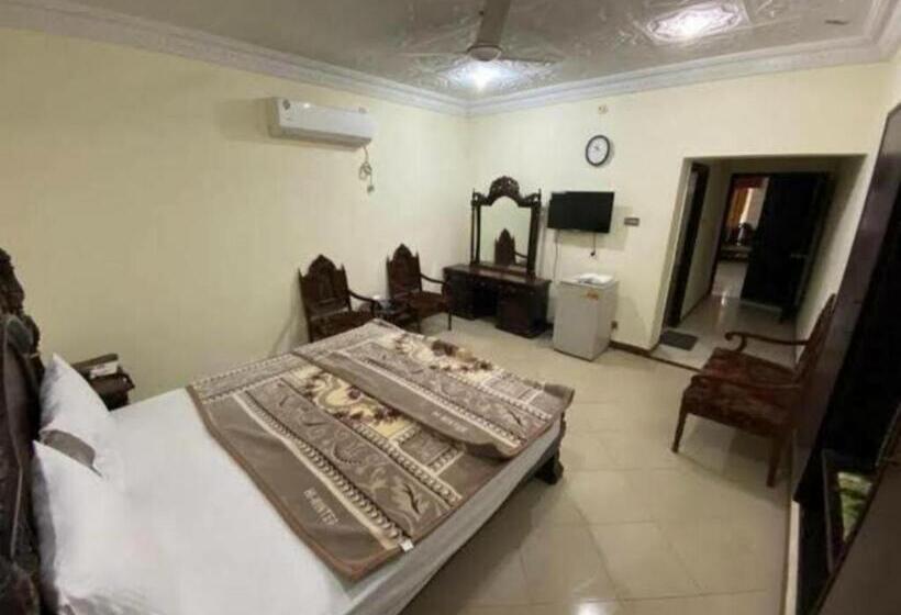 디럭스 패밀리 룸, Shelton Palace