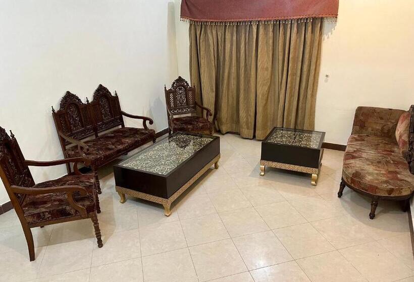 이그제큐티브 스위트, Shelton Palace