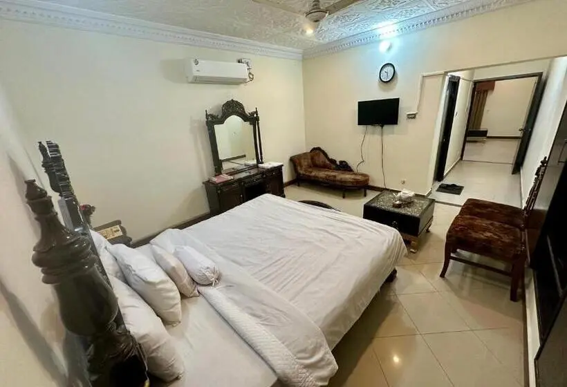 سوییت اجرایی, Shelton Palace