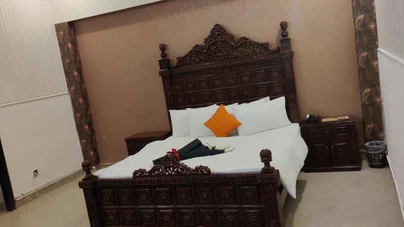 이그제큐티브 스위트, Shelton Palace