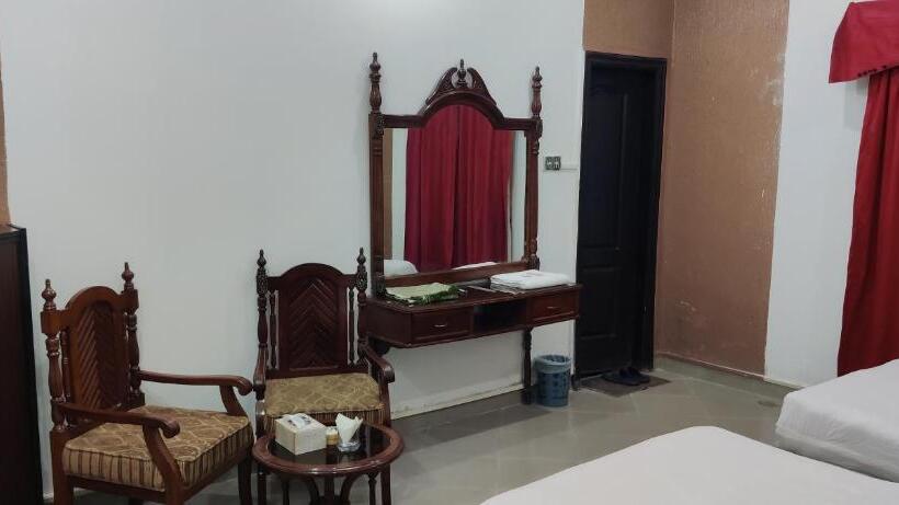 디럭스 룸, Shelton Palace