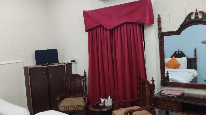 디럭스 룸, Shelton Palace