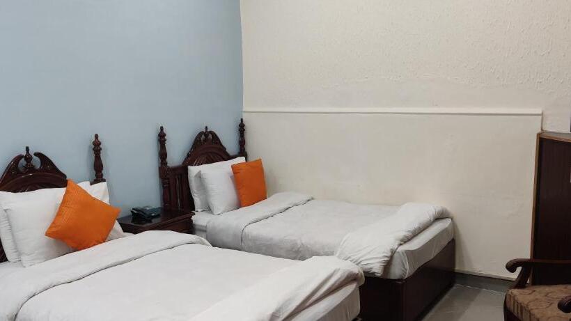 디럭스 룸, Shelton Palace