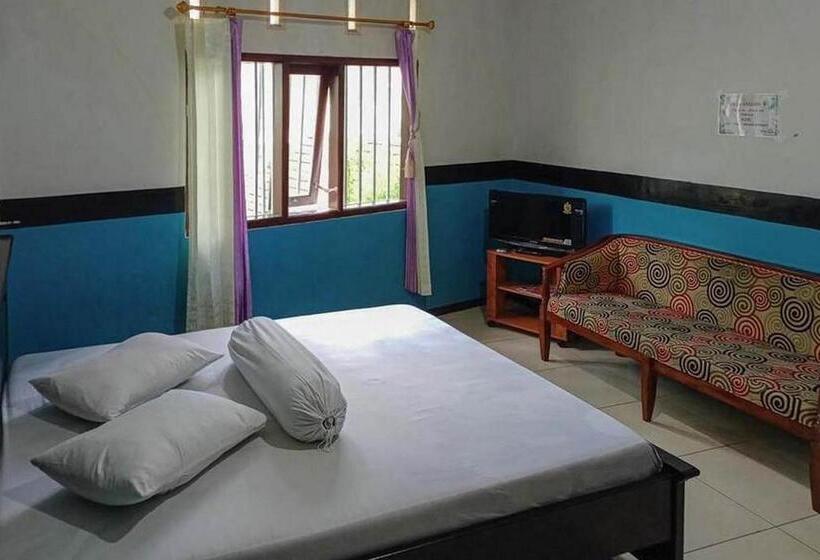 Семейный Номер, Villa Ghazani 4 At Desa Wisata Songgokerto