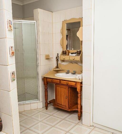 套房, Mereke Manor