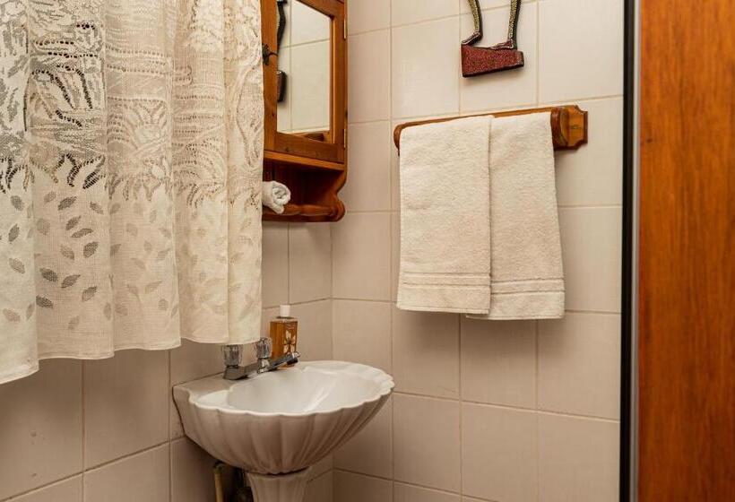 豪华房间, Mereke Manor