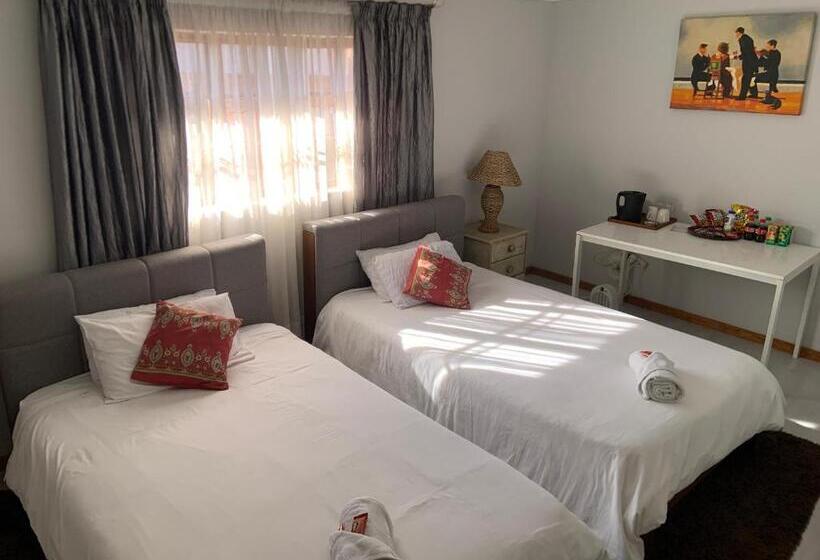 行政房间, Mereke Manor