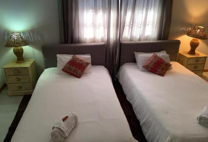 行政房间, Mereke Manor