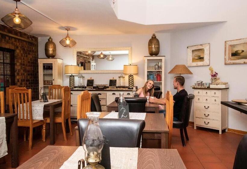 套房, Mereke Manor