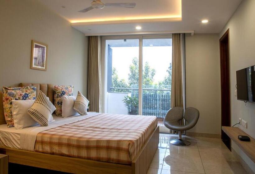 סטודיו סטנדרט עם מרפסת, Perch Service Apartment Mg Road