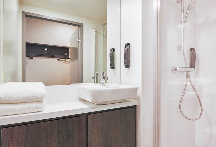 Номер Стандарт Адаптированный для Инвалидов, Easyhotel Paris Charles De Gaulle Villepinte