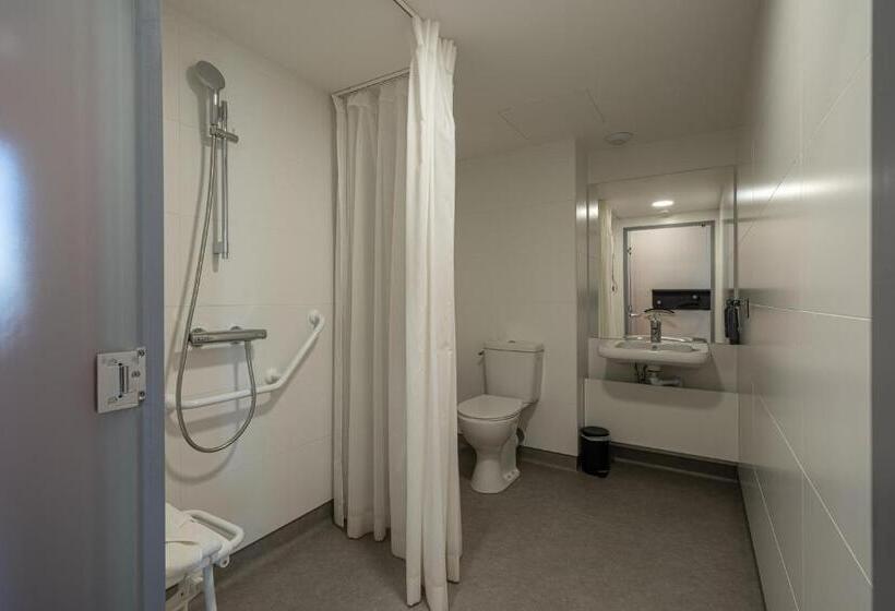 חדר סטנדרט מותאם לאדם עם מוגבלויות, Easyhotel Paris Charles De Gaulle Villepinte