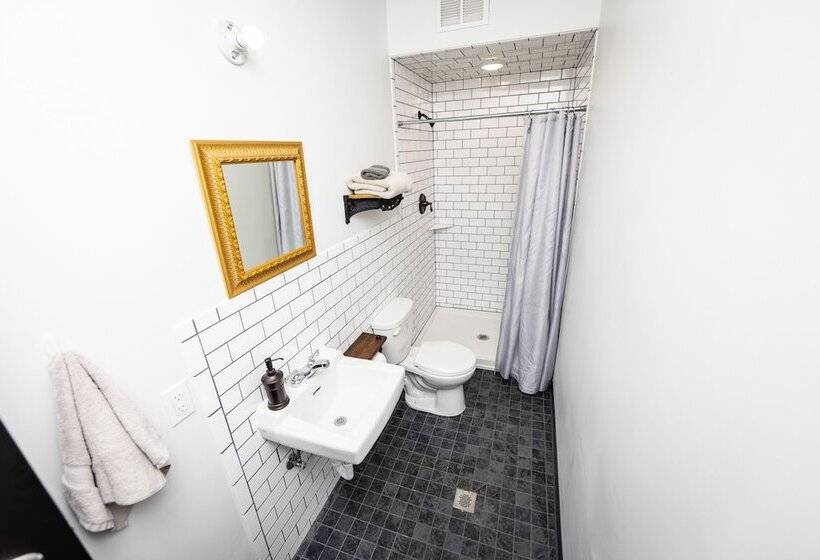 Perhehuone, Traveler S Rest