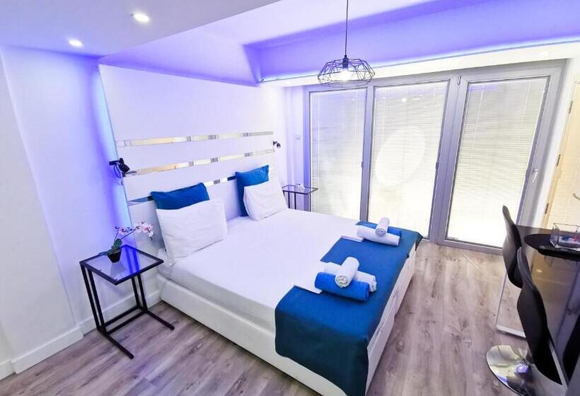 استودیوی استاندارد, Mariandry Apartments